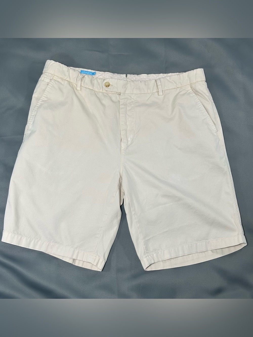 J. McLaughlin Men's Cream/Light Pink Flat-Front Chino Chatham Shorts